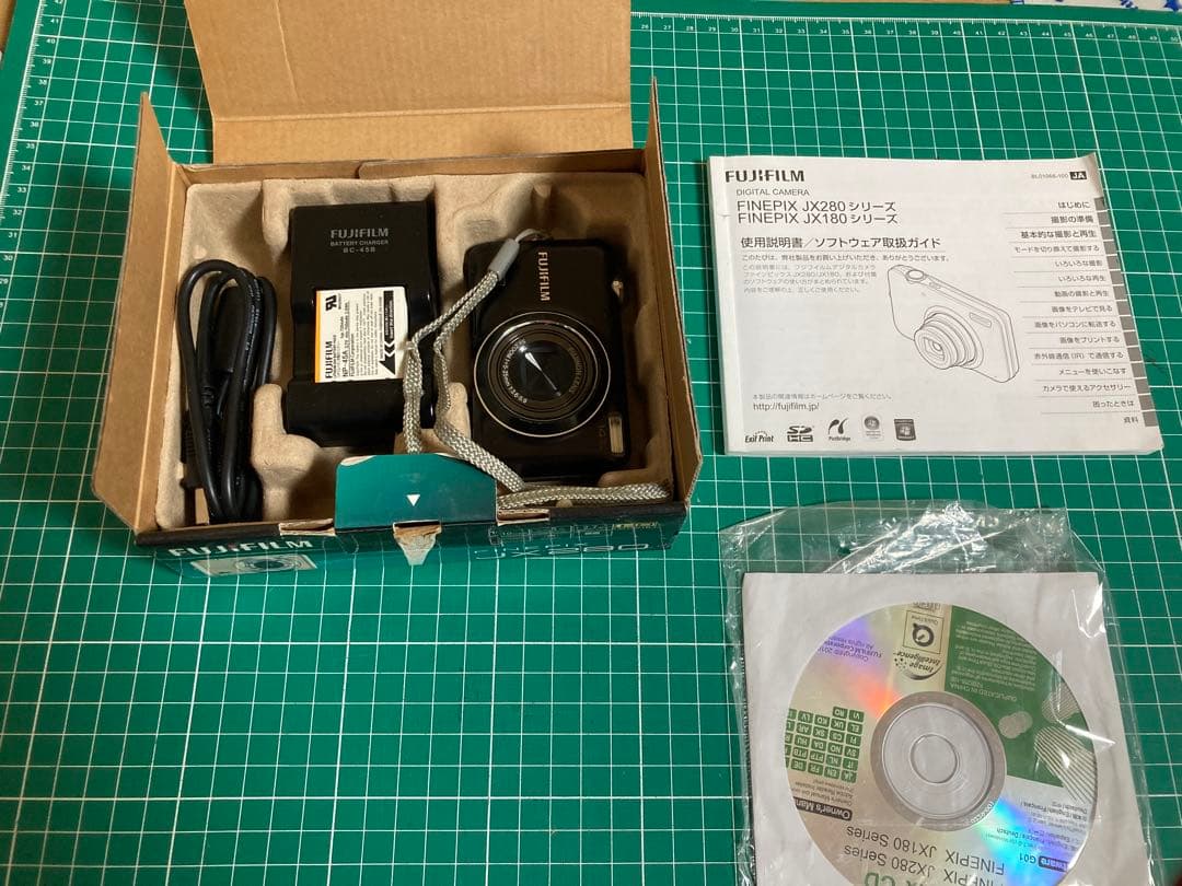 FUJI FILM JX280 ハンディデジカメ　粋なブラックボディ