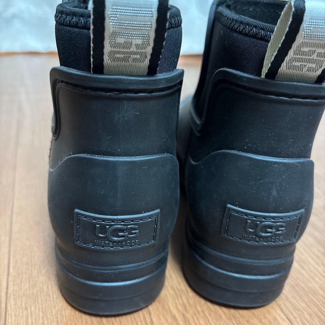 新品UGG ブラック ショートブーツ 雨天用　起毛取り外し可能！ インヒール