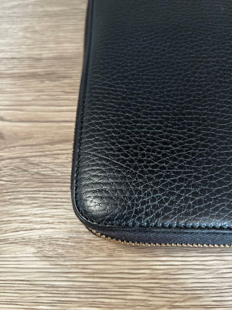 カラマ　【極美品】グッチ インターロッキング 長財布 ラウンドジップ 黒