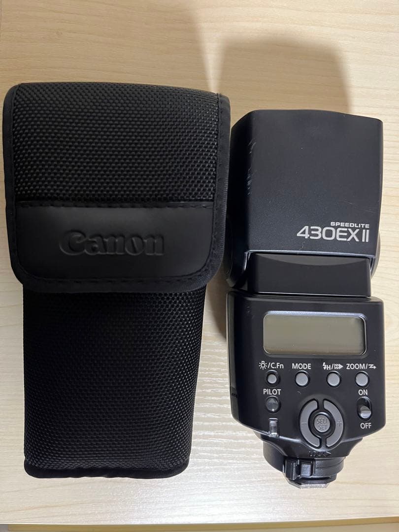 Canon eos 9000D 手ぶれ補正レンズ18-135mmストロボセット