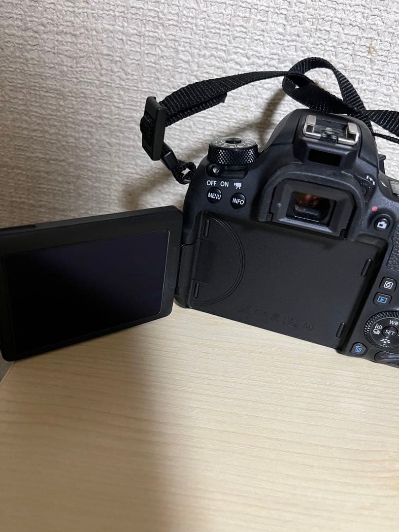 Canon eos 9000D 手ぶれ補正レンズ18-135mmストロボセット