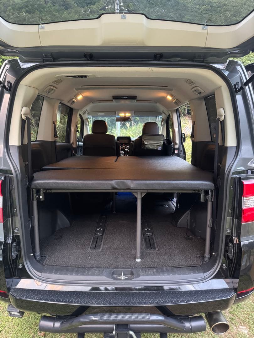 場所は大阪の石切です。直接引き取り限定。 デリカ　D5 車中泊ベッドキット。