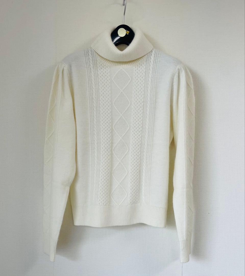 新品タグ付き　タートルセーター ニット　エンリコドマーニ　パフスリーブ　お値引き