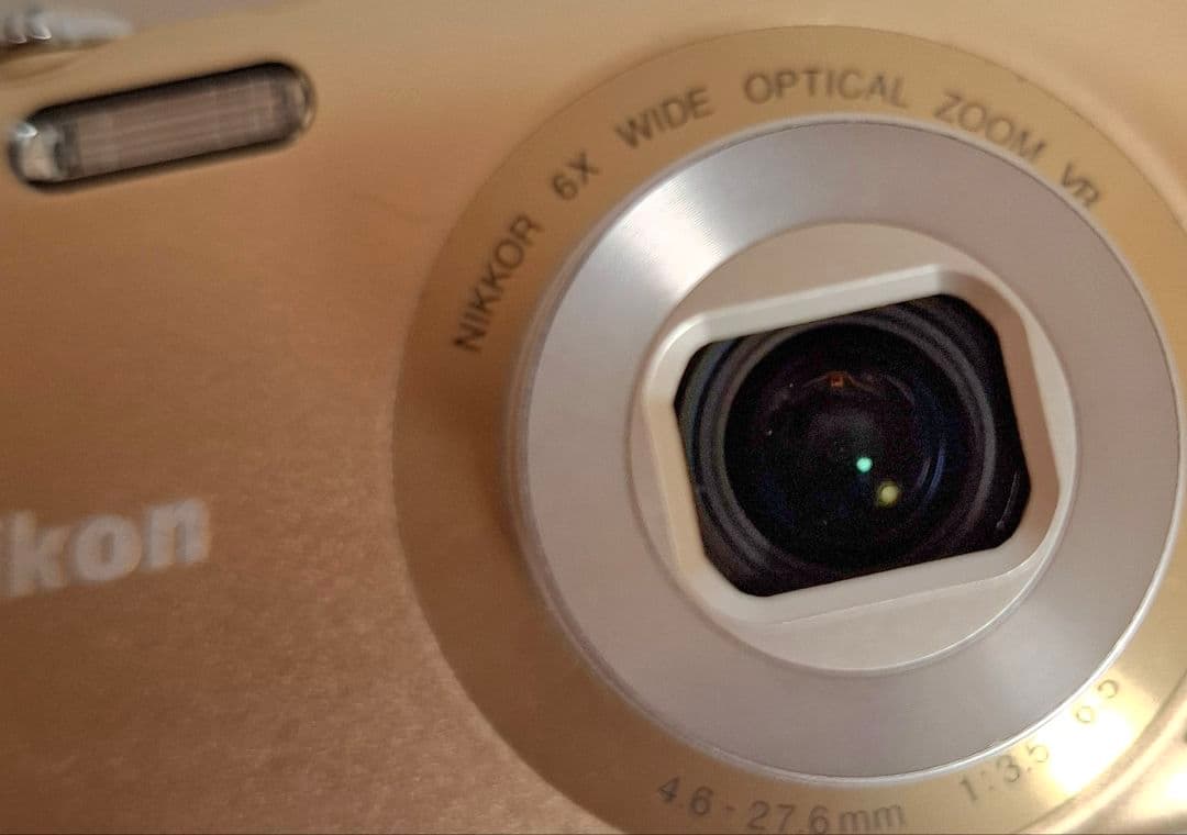 [美品] ニコン NIKON COOLPIX S3300デジタルカメラ