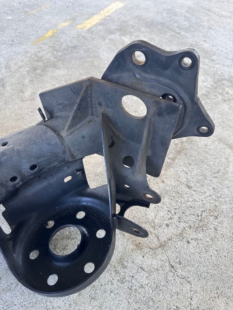 プリウスα ZVW41 加工リアアクスル