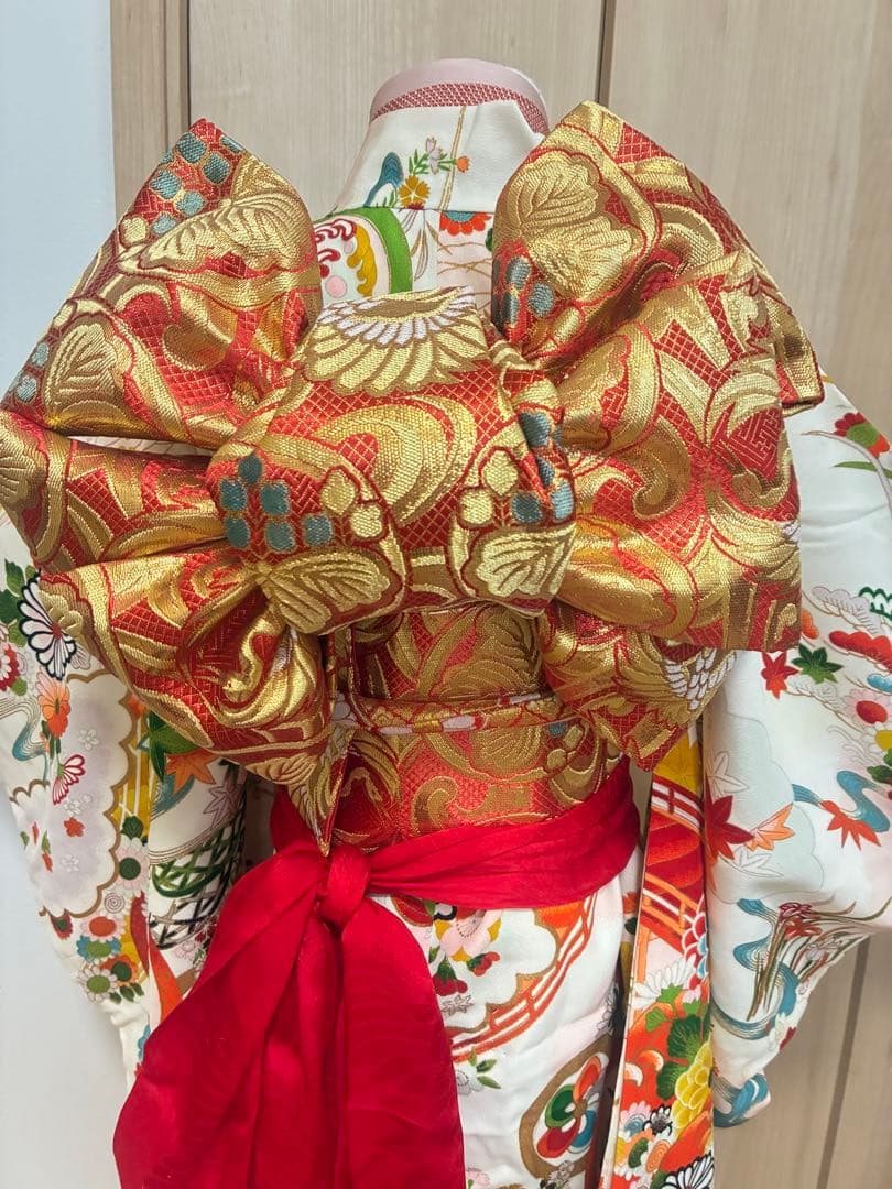 7歳　七五三用 白地に華やかな古典柄着物セット