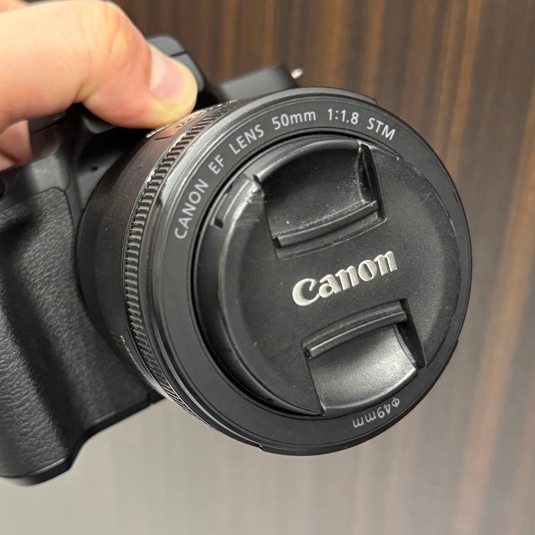 Canon EOS KISS M ミラーレスカメラ レンズ2個セット