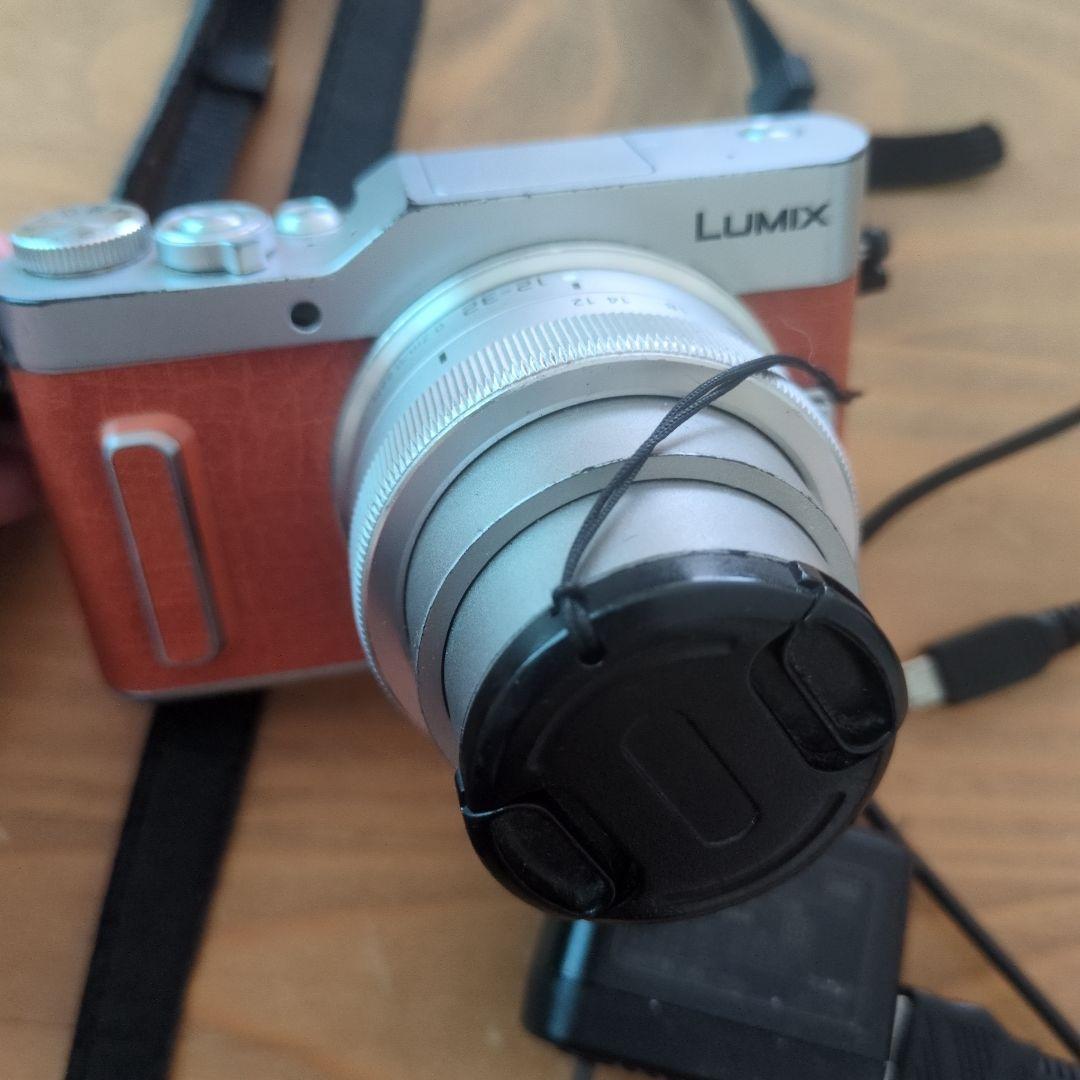 値下げ！Panasonic LUMIX DC-GF10 デジタルカメラ本体充電器