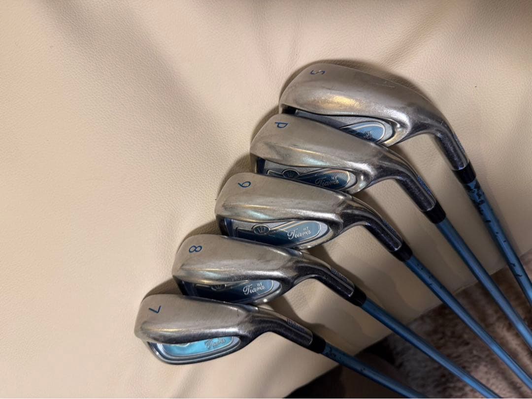 【送料込み】激安　ウィルソン　レディース　ゴルフセット　ゴルフバッグ付き