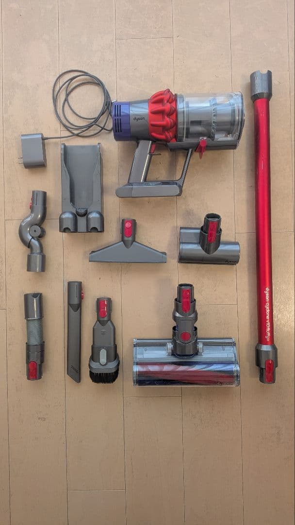 Dyson ダイソン v10 sv12 掃除機 各種アタッチメント付き