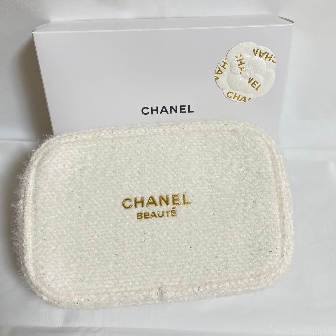 未使用品　シャネル CHANEL 2024 クリスマスコフレ ノベルティポーチ