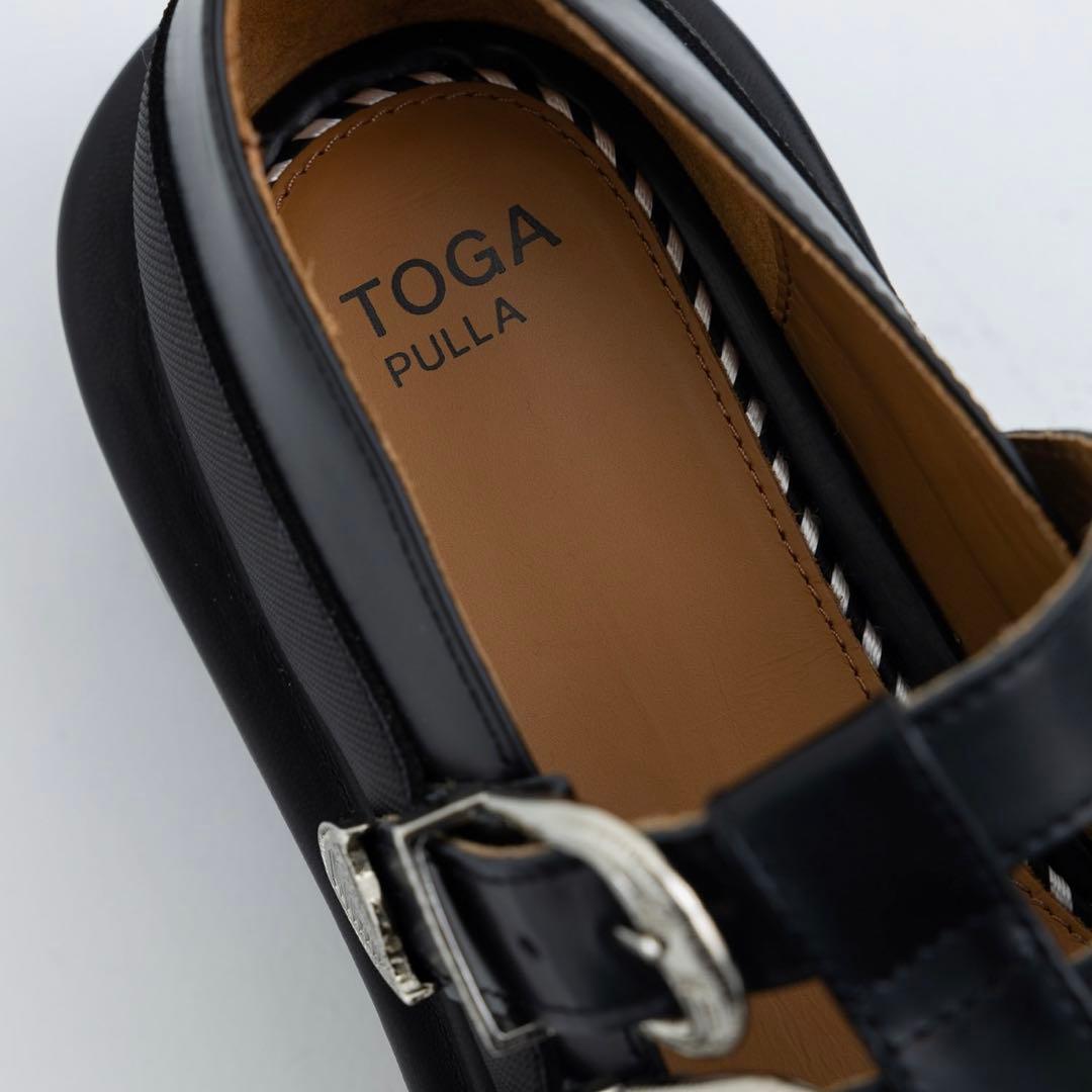 【TOGA PULLA/トーガプルラ】 AJ1316/メリージェー ン