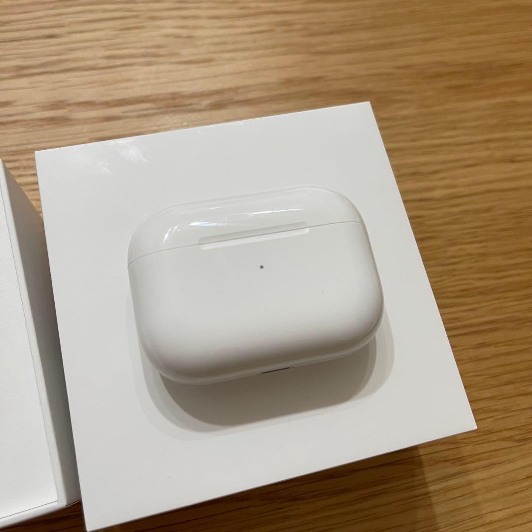 初代 AirPods Pro 本体 ホワイト 充電ケース付き