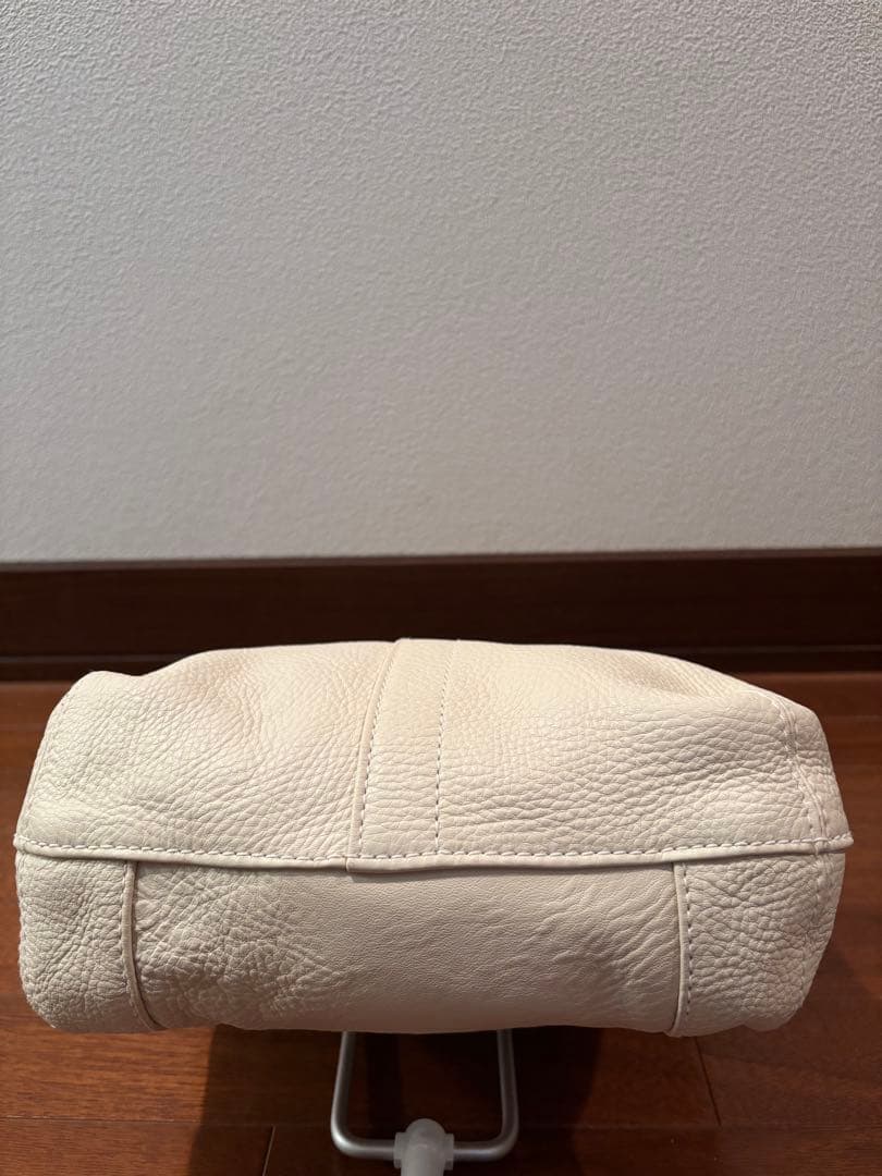 ⭐︎gentenゲンテン⭐︎ ホワイトレザー ハンドバッグ