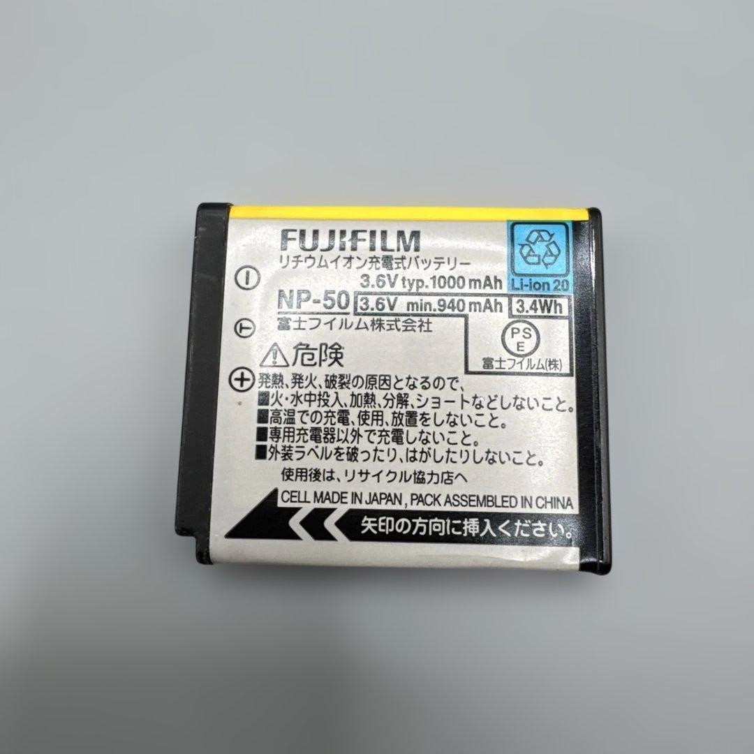 M1365 FUJIFILM FINEPIX F550 EXR デジタルカメラ