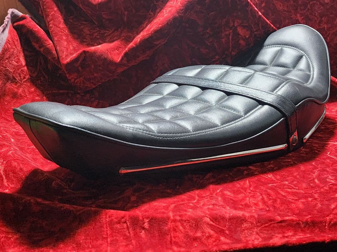 シャリー　カスタムシート　チョビ三　CB風