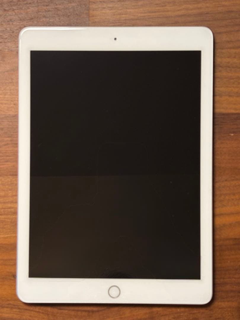 iPad第6世代 9.7インチ 128GB Wi-Fi シルバー