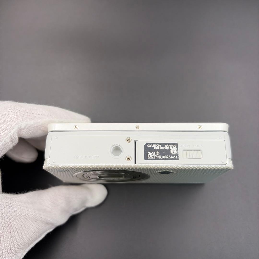 CASIO EXILIM EX-ZR70 ホワイト デジタルカメラ