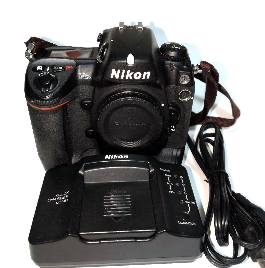 ニコンＤ２ＸＳ ボディ（純正バッテリー・バッテリーチャージャー）