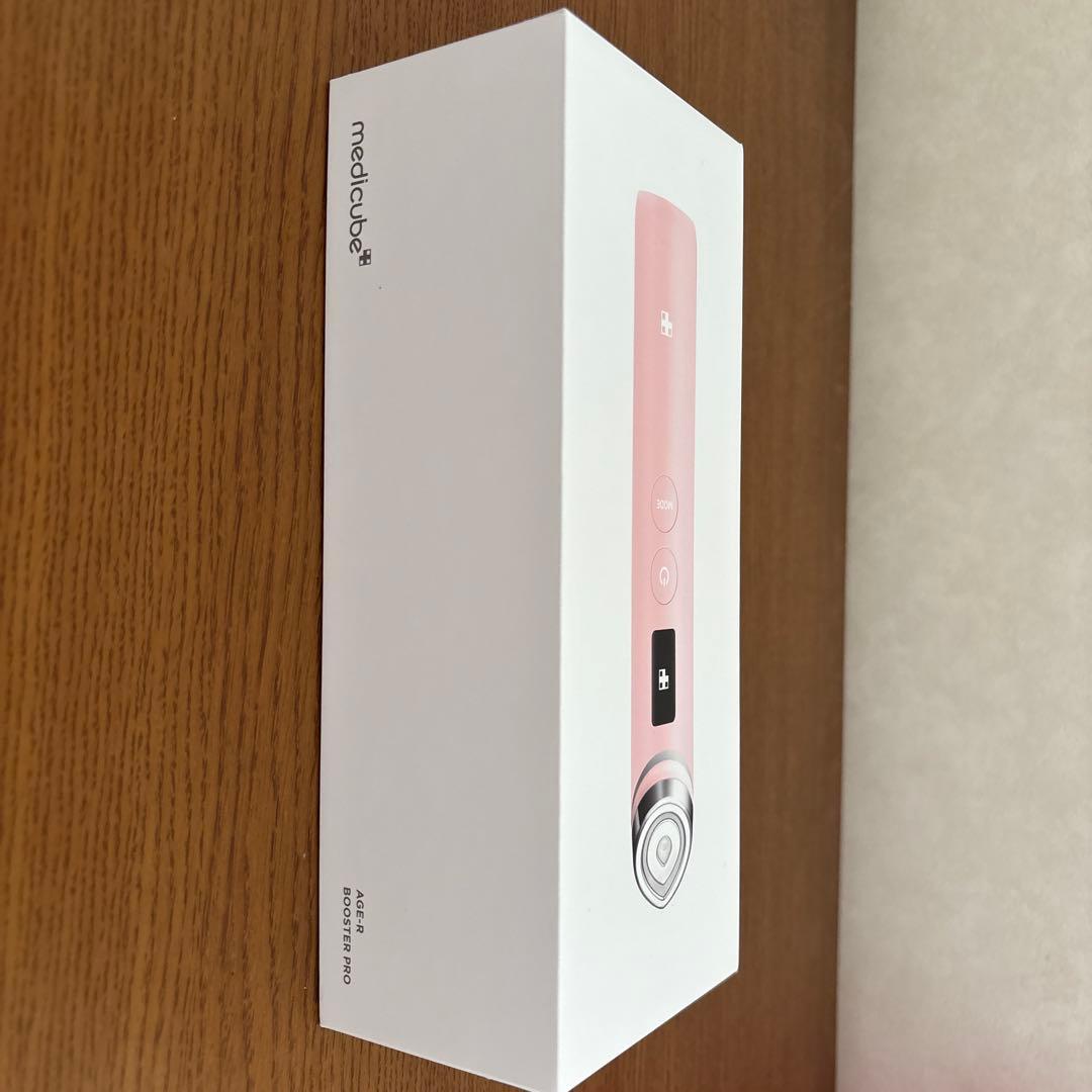 medicube+ 美顔器　AGE-Rブースタープロ　ピンク　美容液セット