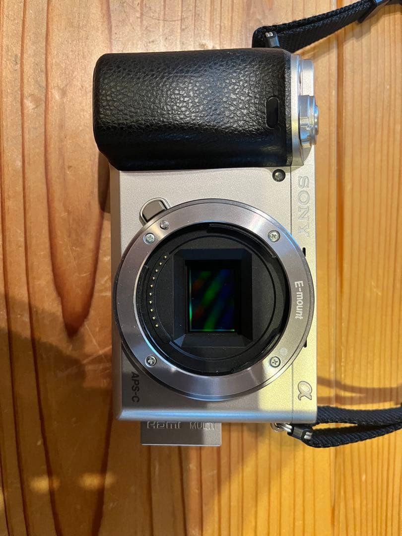 【普通レンズジャンク品】SONY α6000 レンズ交換式デジタル一眼レフカメラ