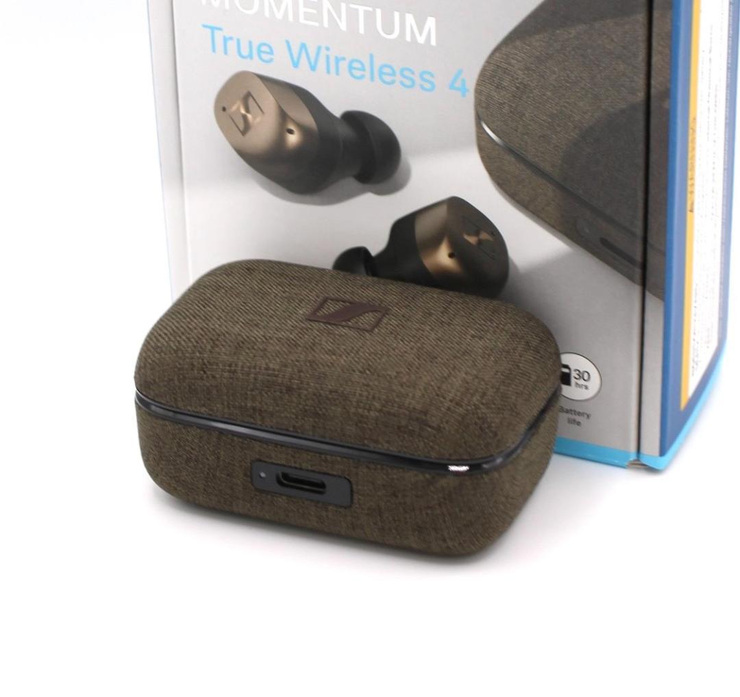 Sennheiser MOMENTUM True Wireless 4 ケース