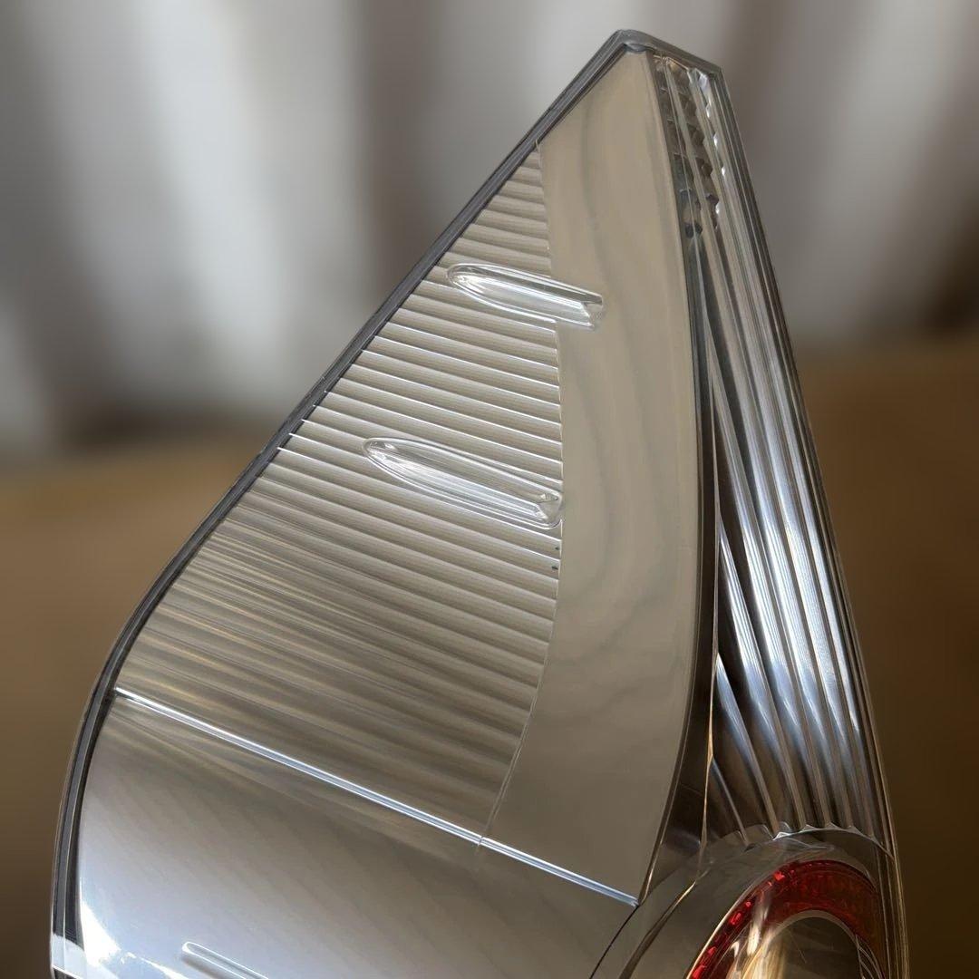 トヨタアクア NHP10 純正 左テールランプ