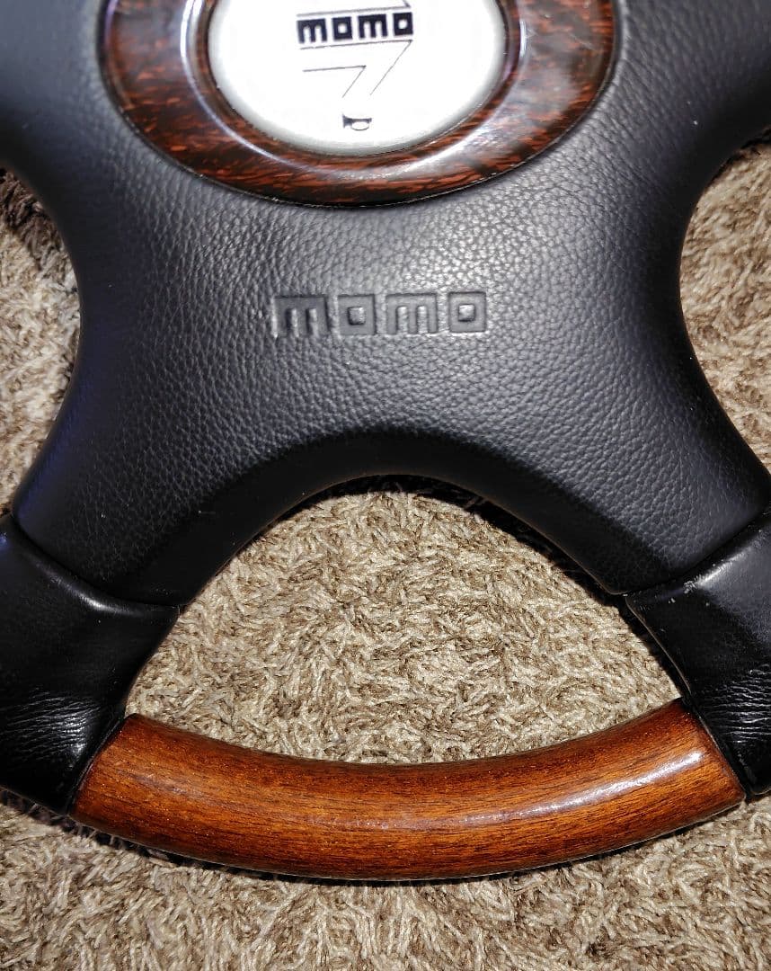 【中古・お買得品】MOMOステアリング ウッド＆レザー リーガル ボス・カバー付