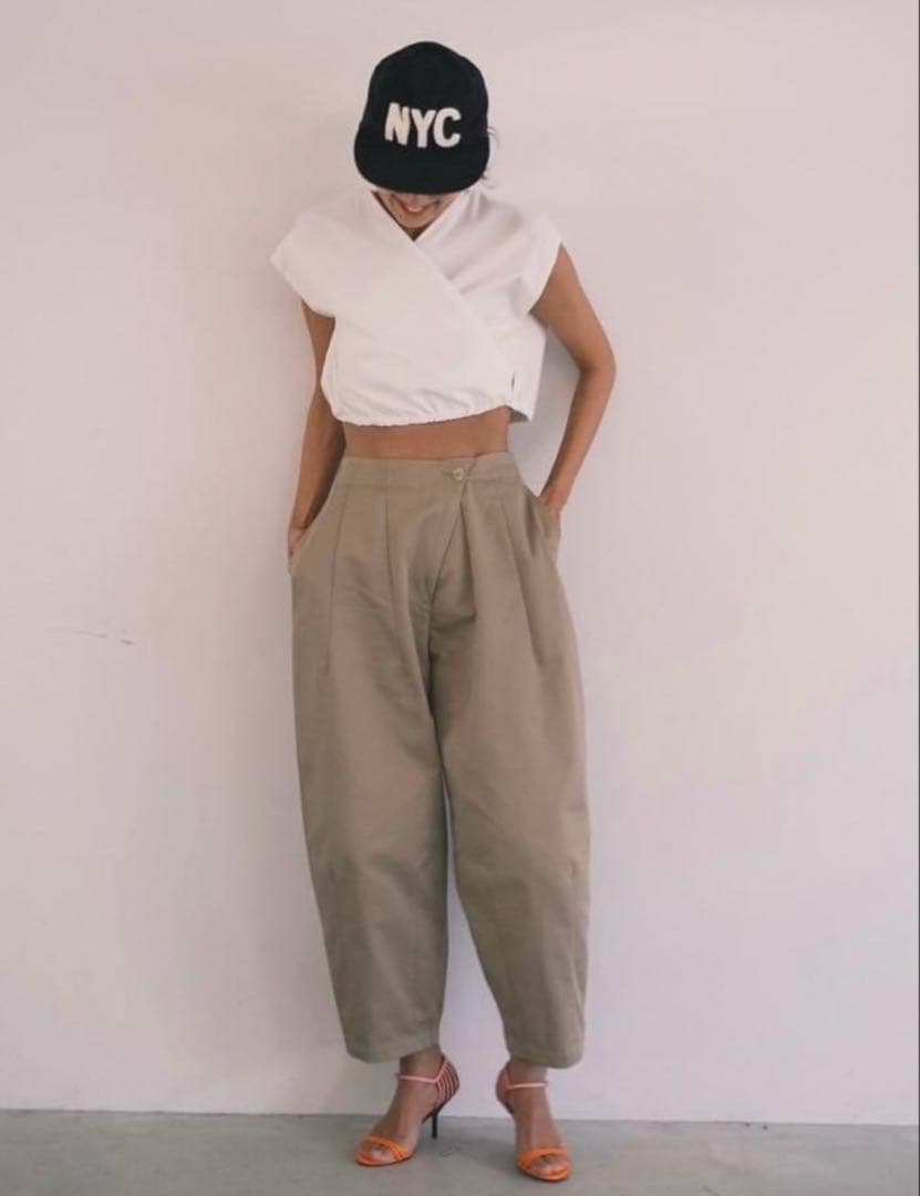 【新品】Nala コクーンチノパンツ　ベージュ　S