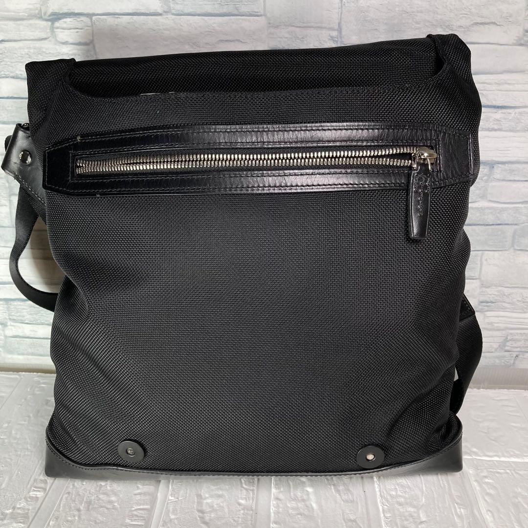 美品　TUMI トュミ　メッセンジャーバッグ　ショルダーバッグ　肩掛け　黒