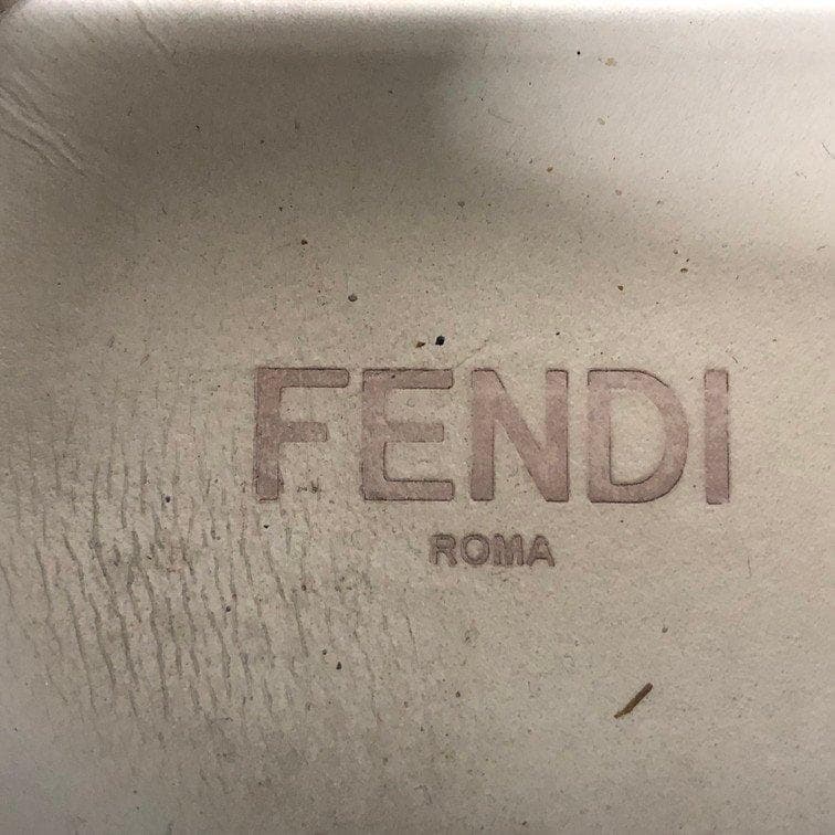 定価10万 フェンディ FENDI バグズ スニーカー 7E1021