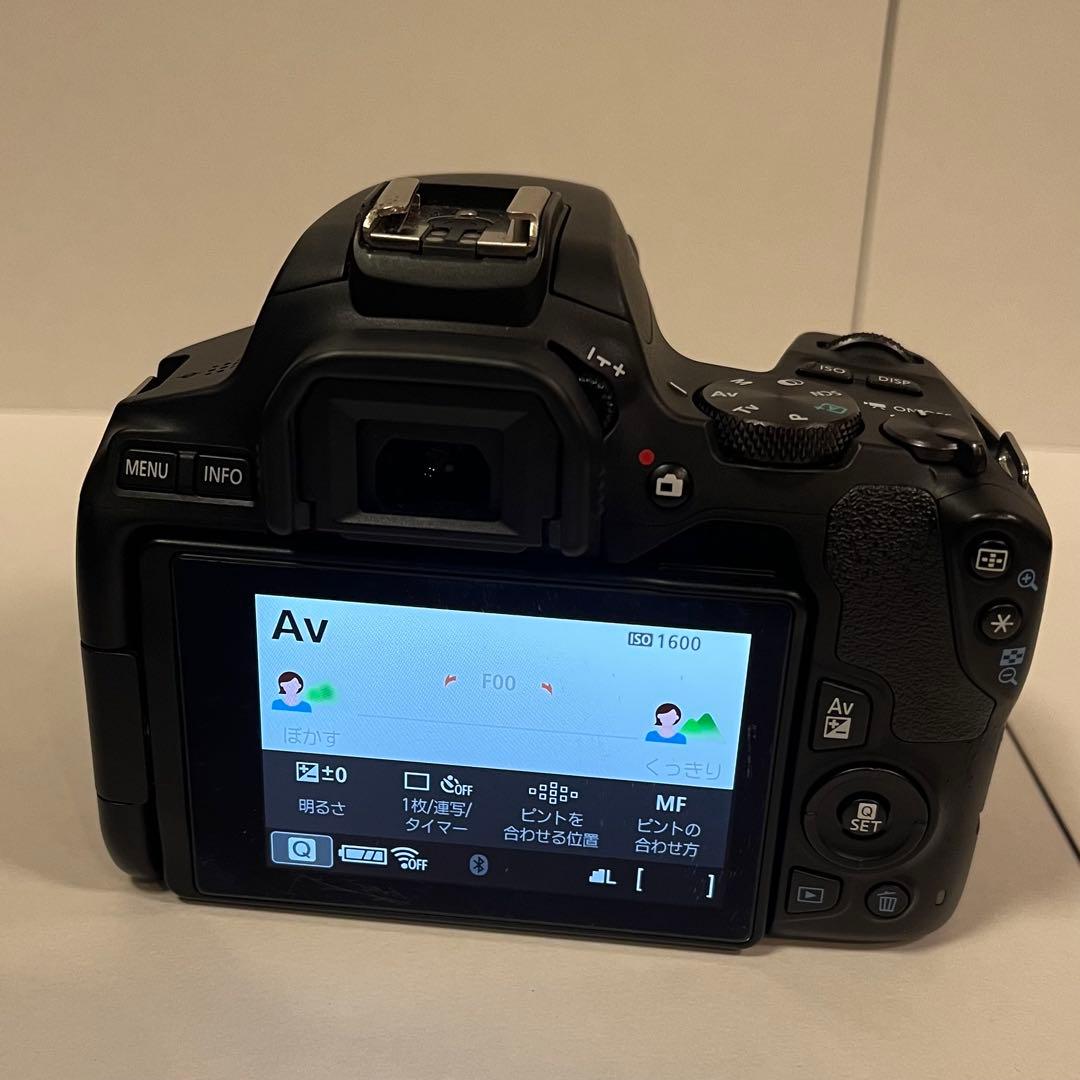 Canon EOS Kiss X10 EF-S 18-55mmレンズ付き