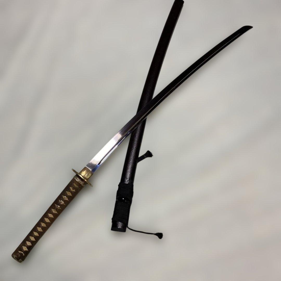 長めの居合刀 灰茶柄 龍彫金縁丸鍔 焦茶梨地鞘