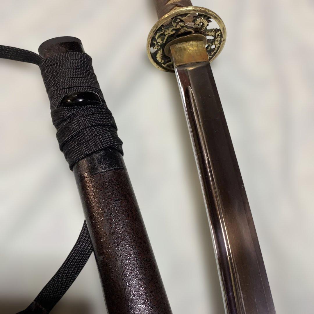 長めの居合刀 灰茶柄 龍彫金縁丸鍔 焦茶梨地鞘