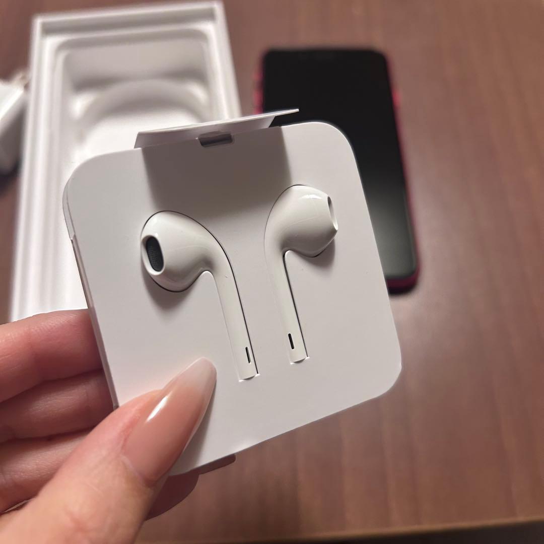 iPhone SE 第2世代 本体　中古　箱付　純正イヤホン（新品未使用）付