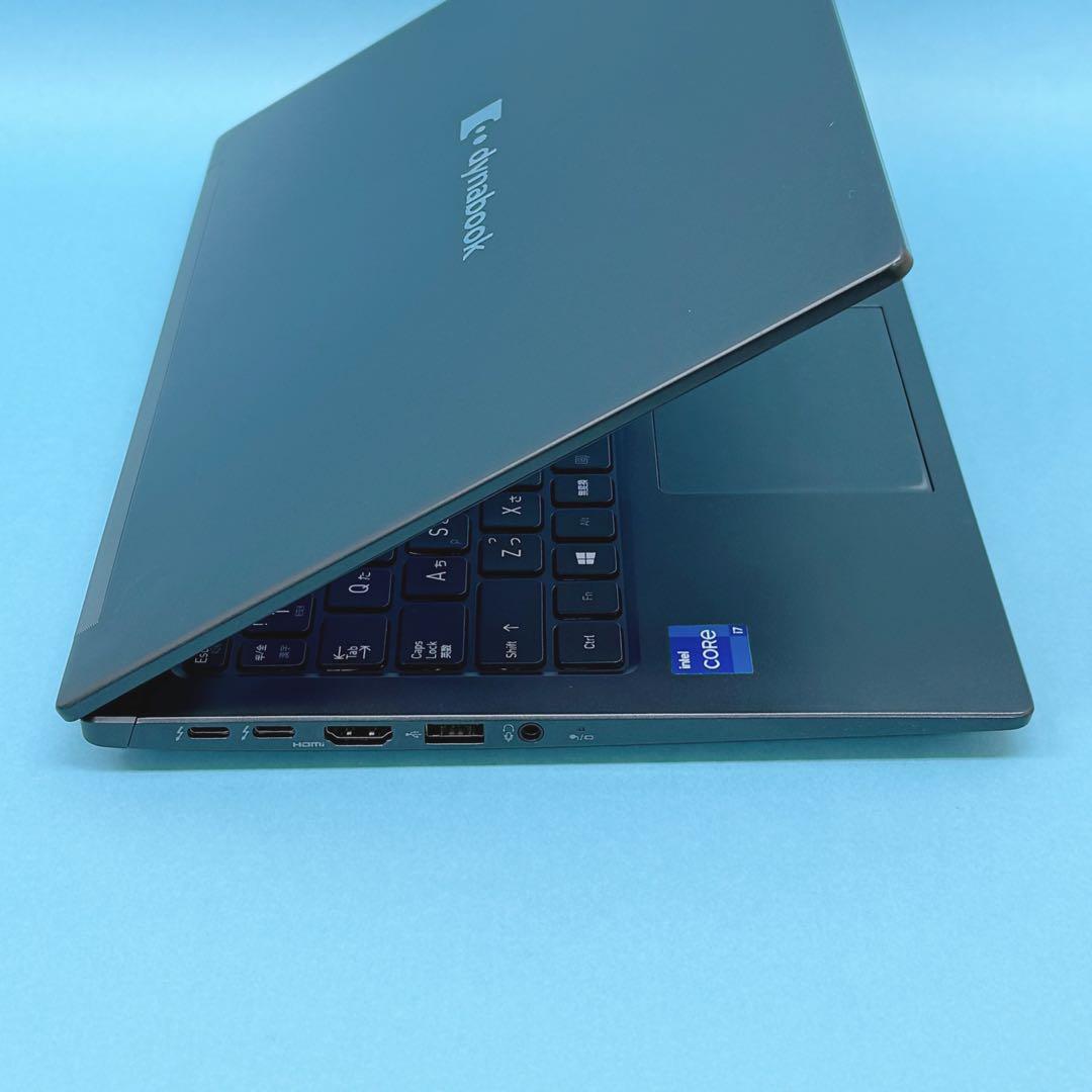 019美品 i7 第11世代 dynabook G83/HS office