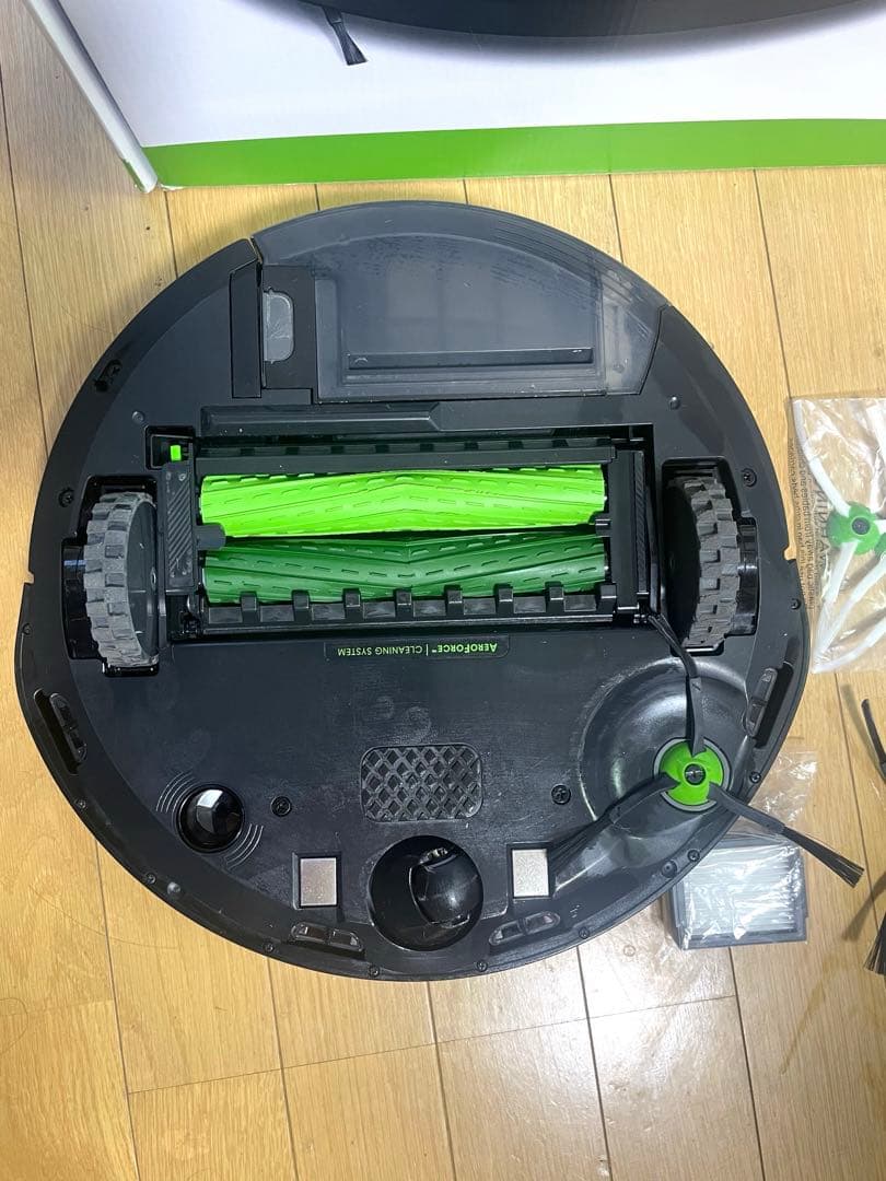 【2月8日まで出品予定】iRobot Roomba i3 本体　充電器/交換部品