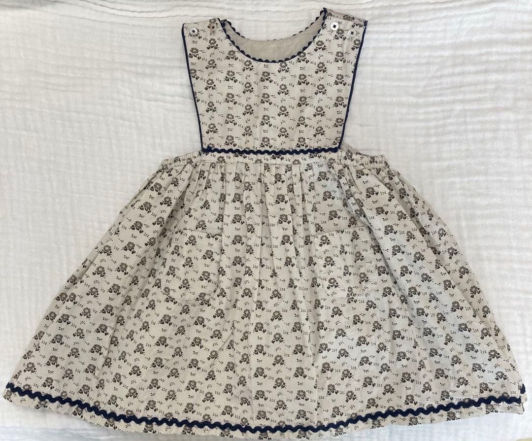 caramel エプロンワンピース　2Y