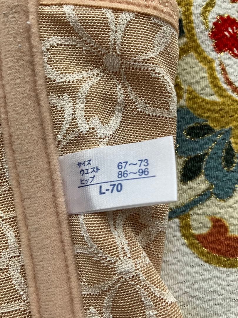 補正下着マルコアヴァンセサクラ3点セットと入れ物