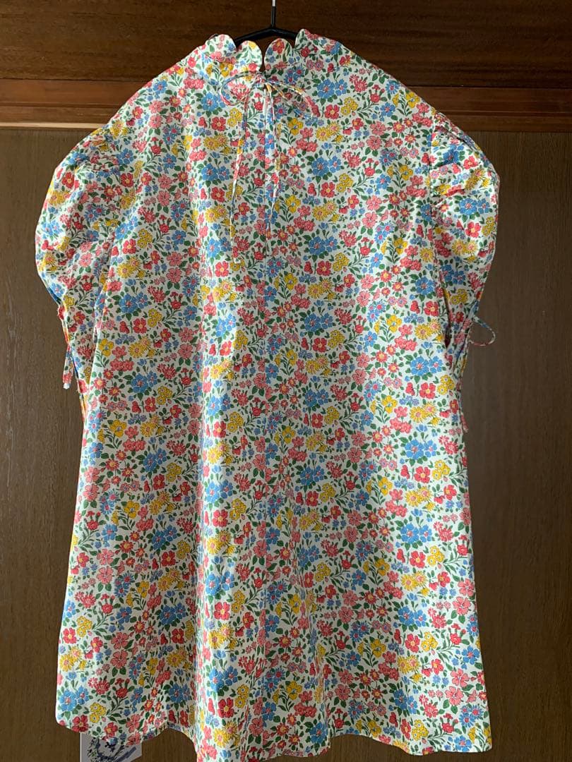 SEVEN TEN リバティプリントスカラップブラウス