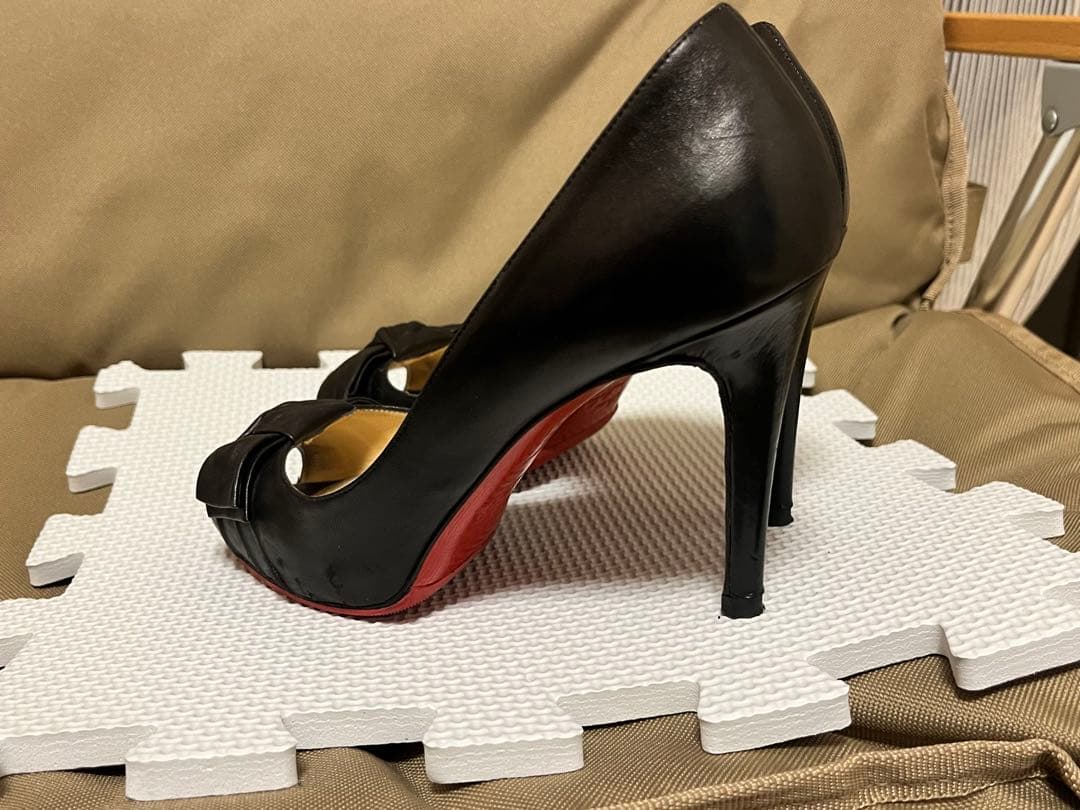 Christian Louboutin ブラックオープントゥハイヒール 37