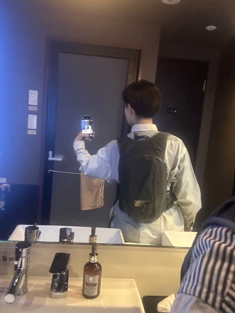 ステラマッカートニー　シルバーのランニングリュック