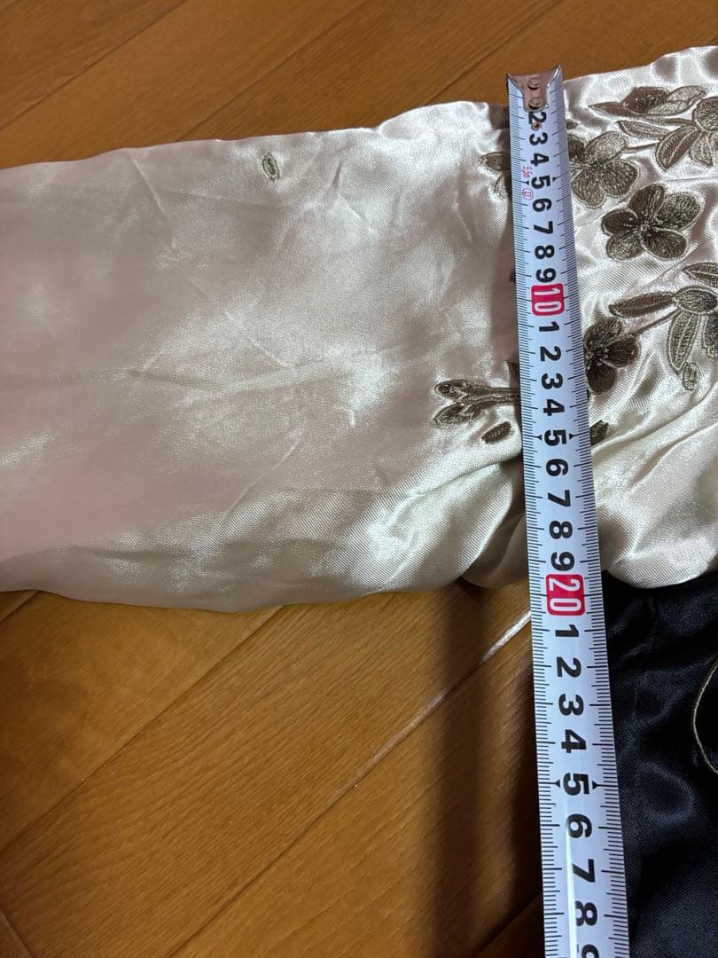 絡繰魂　刺繍入りリバーシブルスカジャン 黒とシルバー