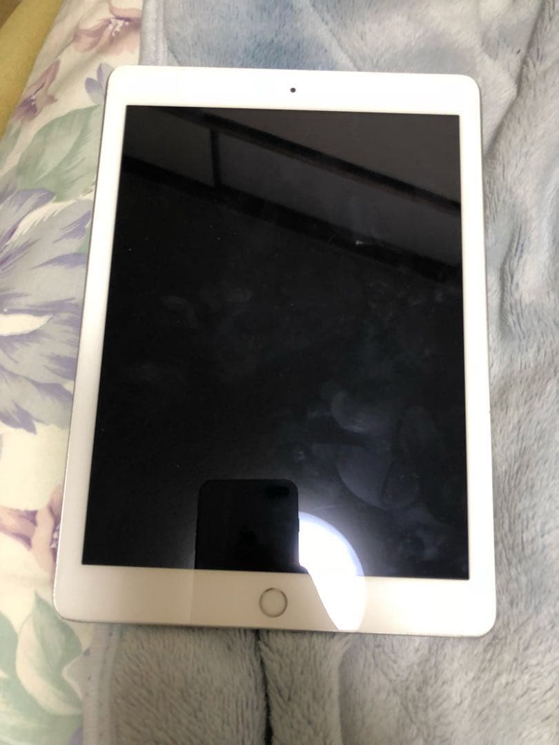 iPad 9.7 32GB、キーボード付き