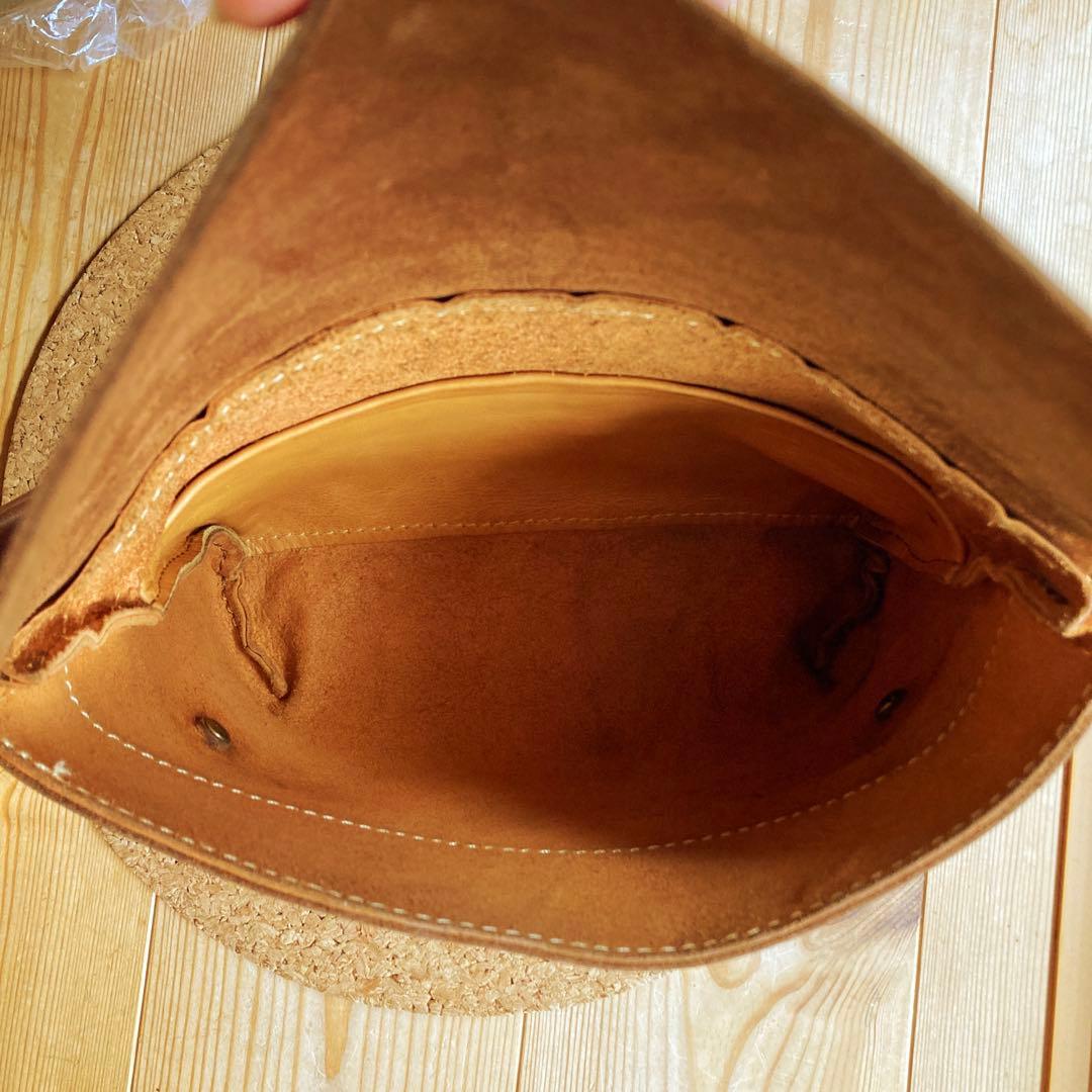 Herz ボディバッグ　ヘルツ　革　キャメル　チョコ