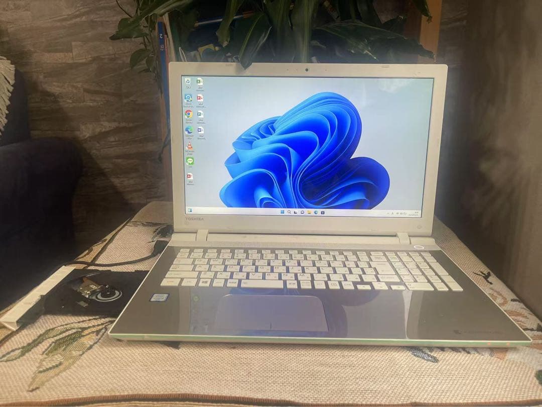 東芝✨サクサク動く✨薄型✨ノートパソコン✨人気のdynabook✨