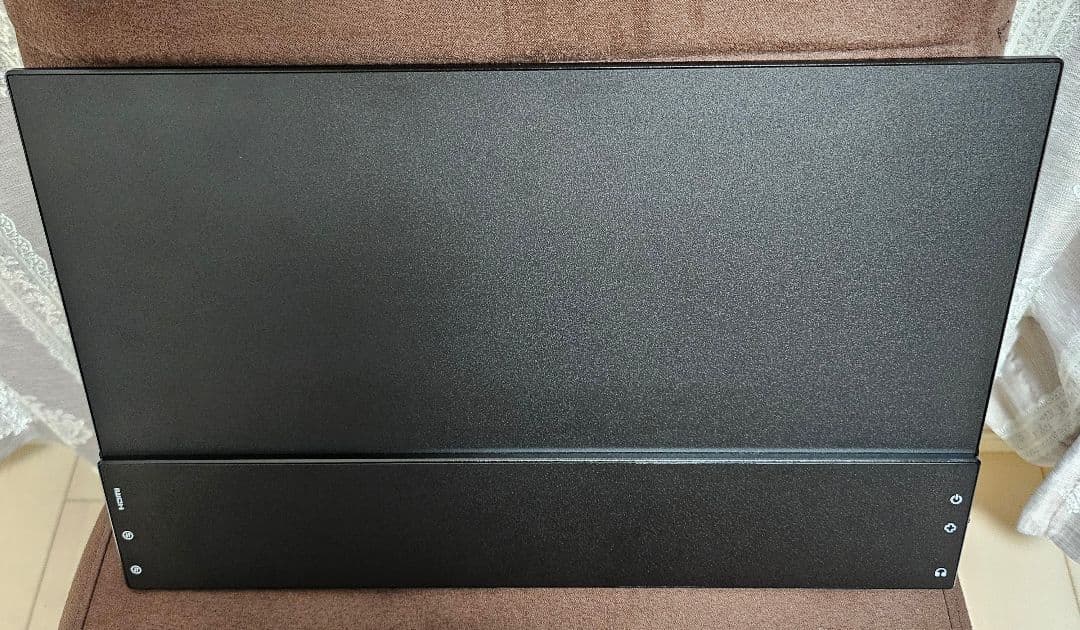 タッチディスプレイ　15インチ　モバイル　カバー付き