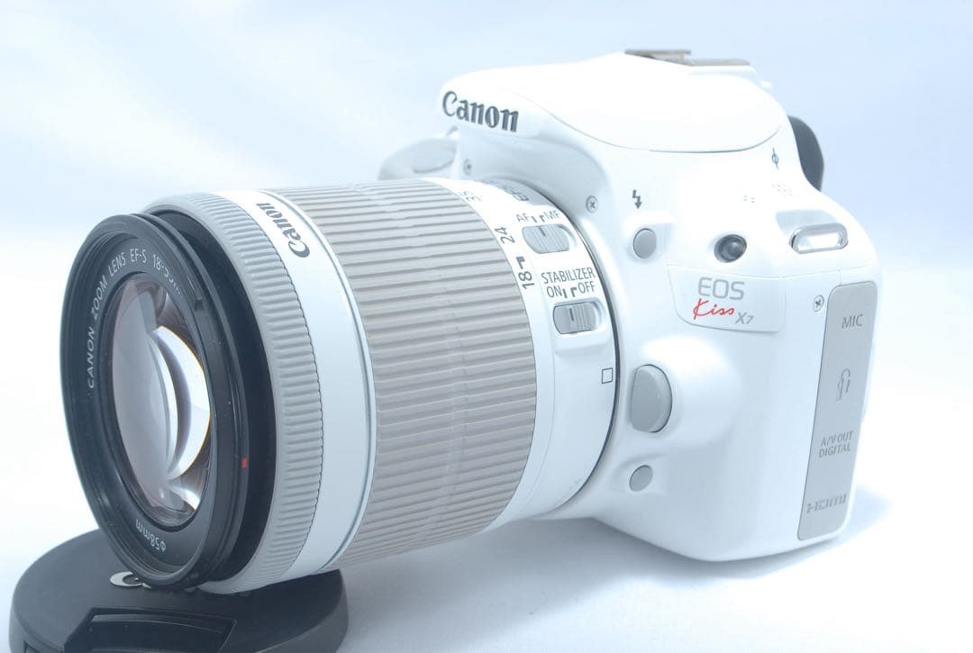 大人気⭐️ホワイト 一眼レフ Canon kiss X7⭐️高性能レンズ⭐️スマホ転送