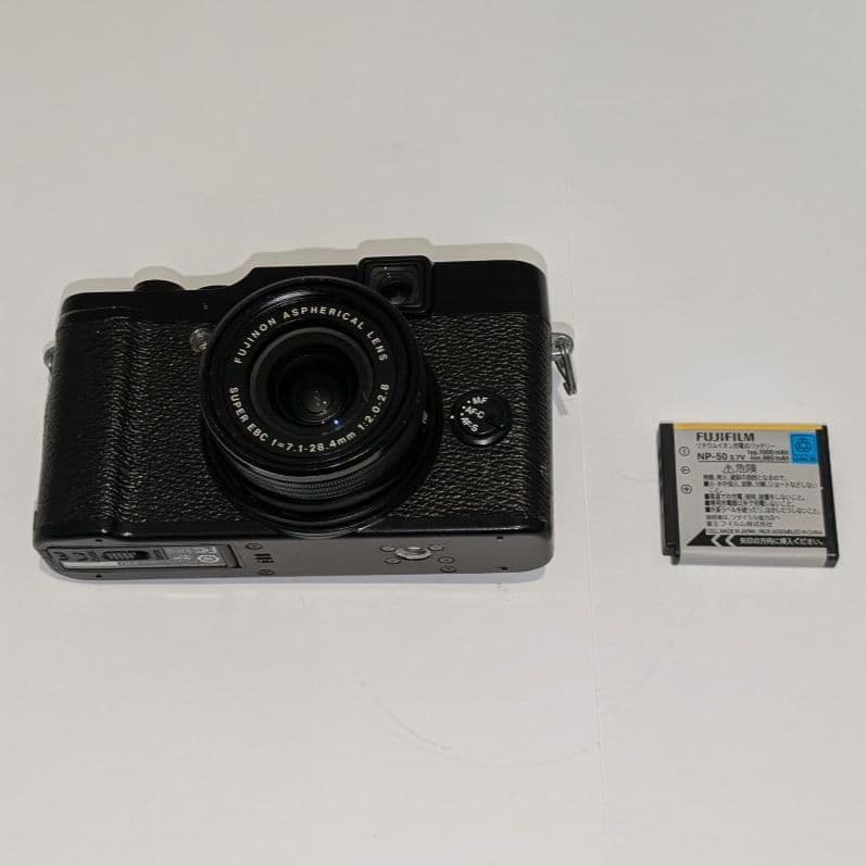 【ジャンク】 富士フイルム　X10 バッテリー付き Fujifilm
