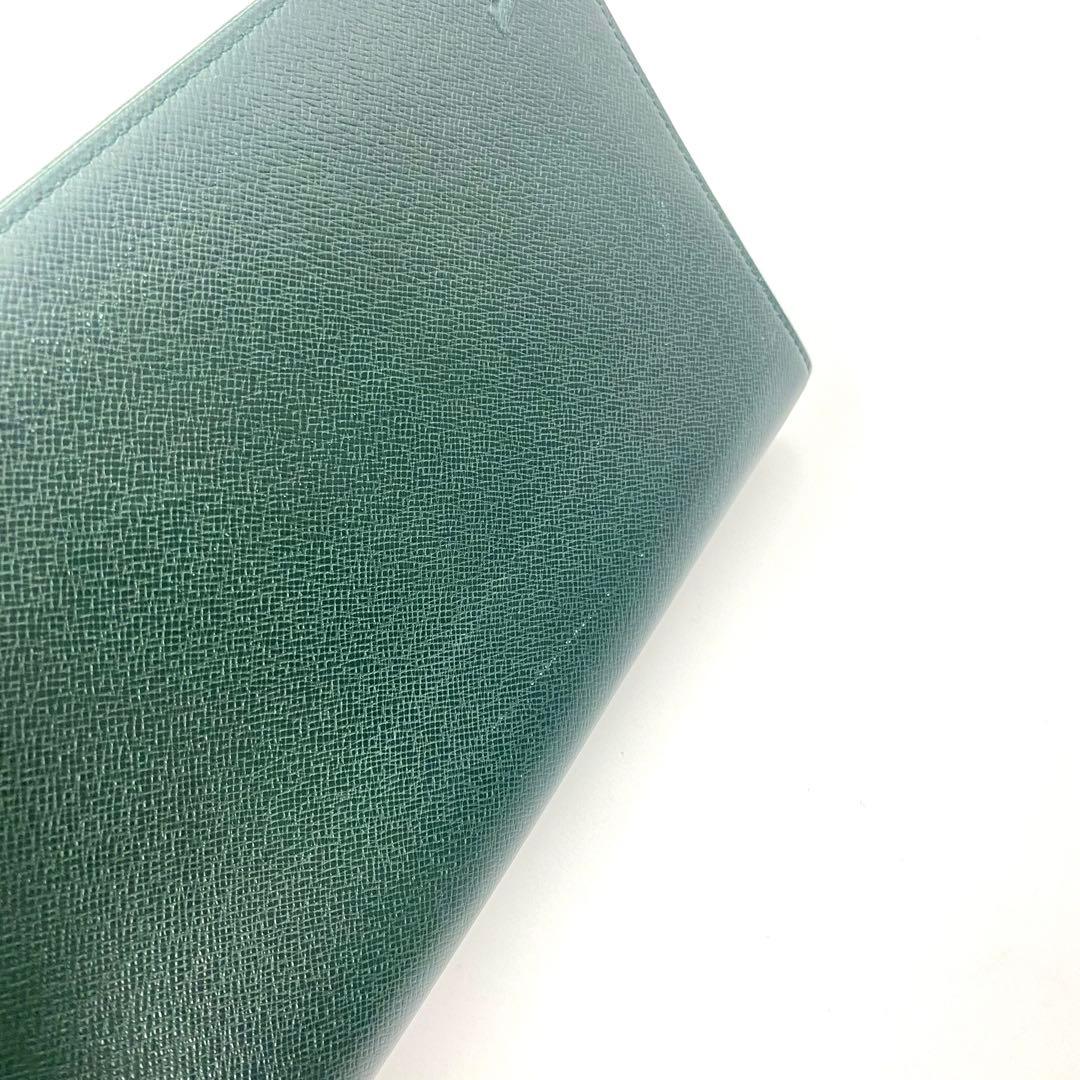 ルイヴィトン タイガ ラウンドファスナー トラベルケース パスポートケース 緑系